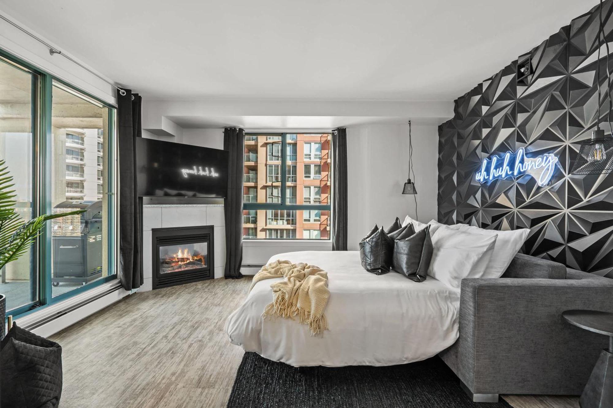 カルガリー The Loki I Patio & Bbq I Sleeps 5 I Downtown I Tvヴィラ エクステリア 写真