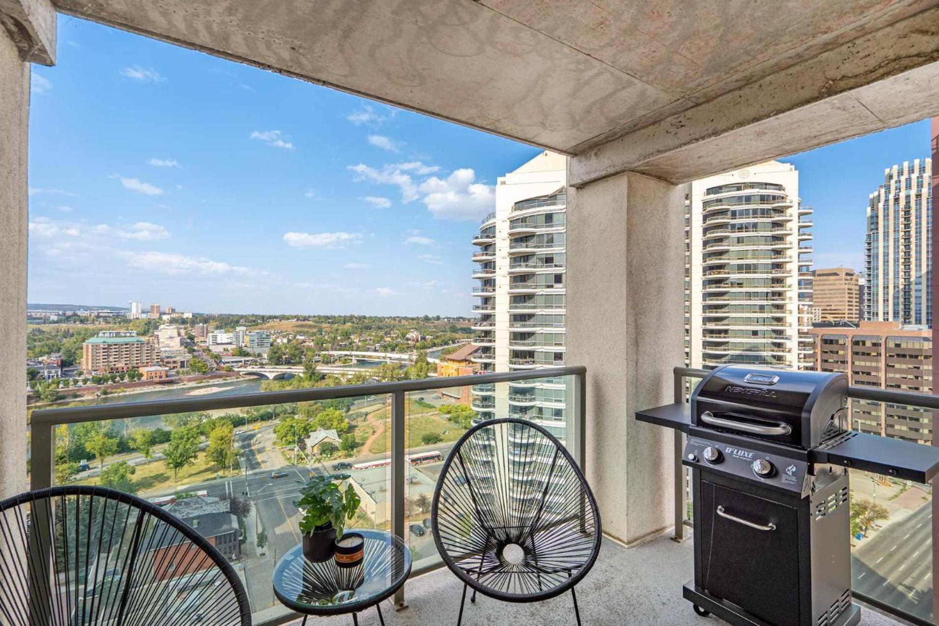 カルガリー The Loki I Patio & Bbq I Sleeps 5 I Downtown I Tvヴィラ エクステリア 写真